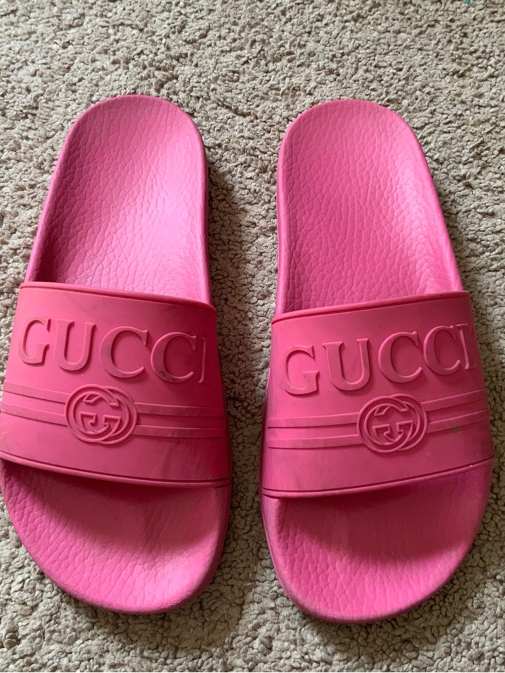 Gucci Fuschia Hot Pink Rubber ST Gucci Embossed Print Flat Casual Slides Size 38